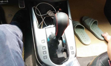 Xe Kia Morning sang số bị giật là sao nhỉ?